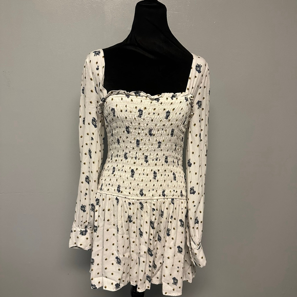 Free People Dresses & Skirts - Free People Petite White Blue Floral Smocked Mini Dress XSP babydoll peasant